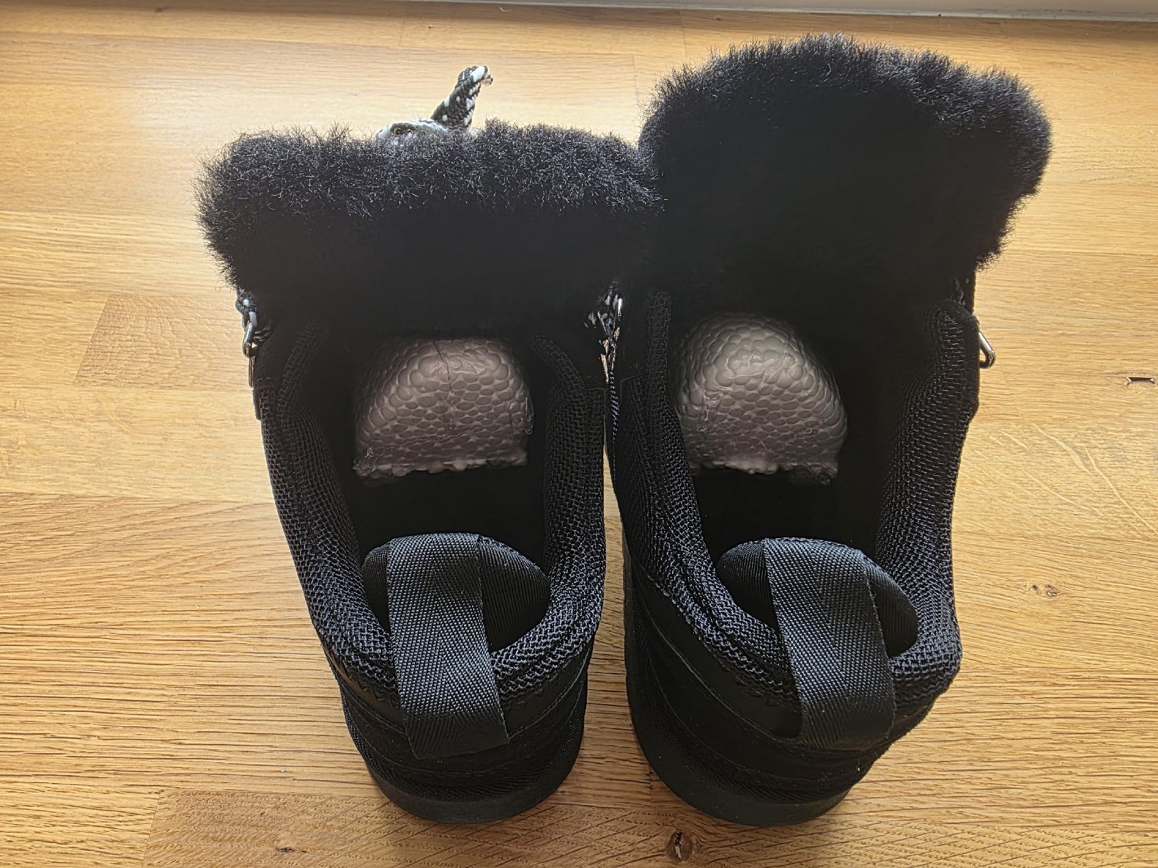 Adidas Damenschuhe: Adidas-UGG-Fashion – Neu (gemäss Beschreibung) aus La Chaux-de-Fonds von Pfer6799 3