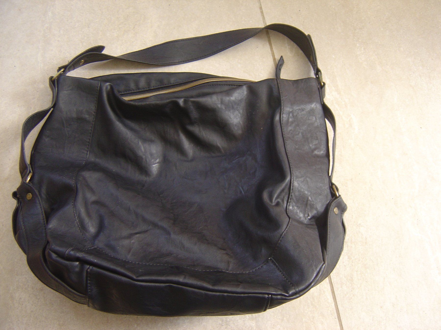 Desigual Taschen für Damen: schöne, grosse desigual Handtasche – Gebraucht aus Rottenschwil von chnoblipress 2