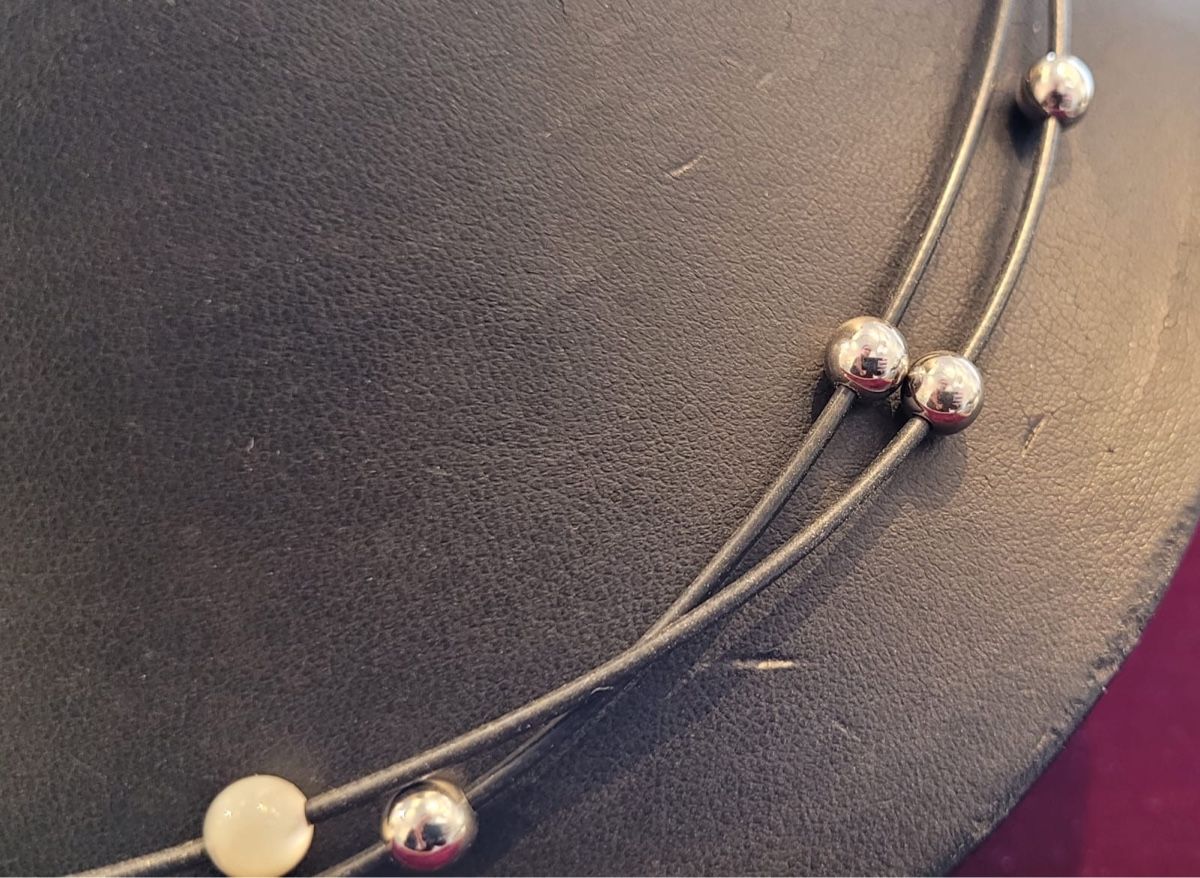 Catenine: Kautschuck TeNo Collier – Nuovo e nell'imballaggio originale da Münsingen venduto da Goldschmiede_Ambrosi 2