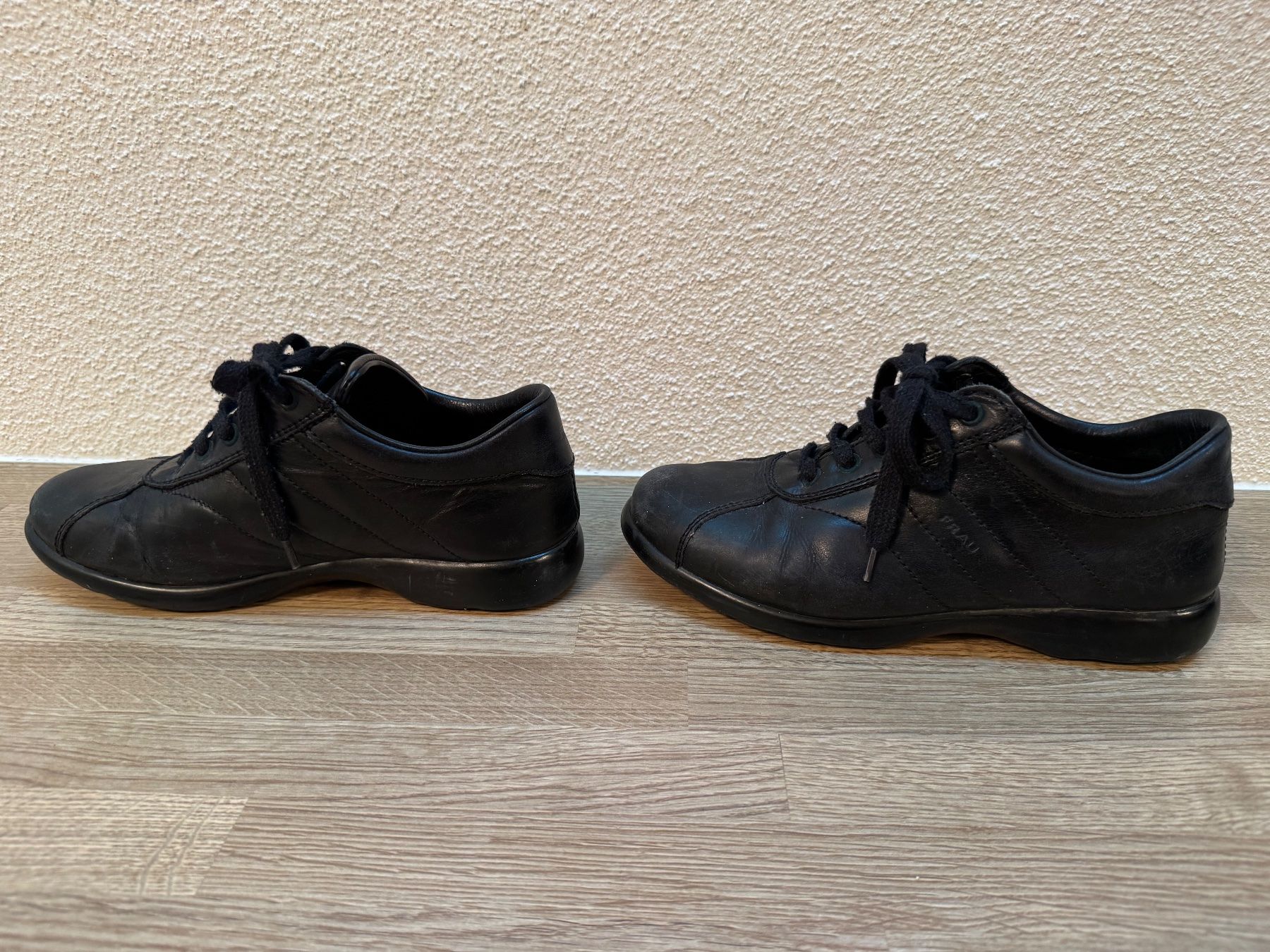 Chaussures femmes: Sneakers – D'occasion à Zürich par odi_ldv8 1