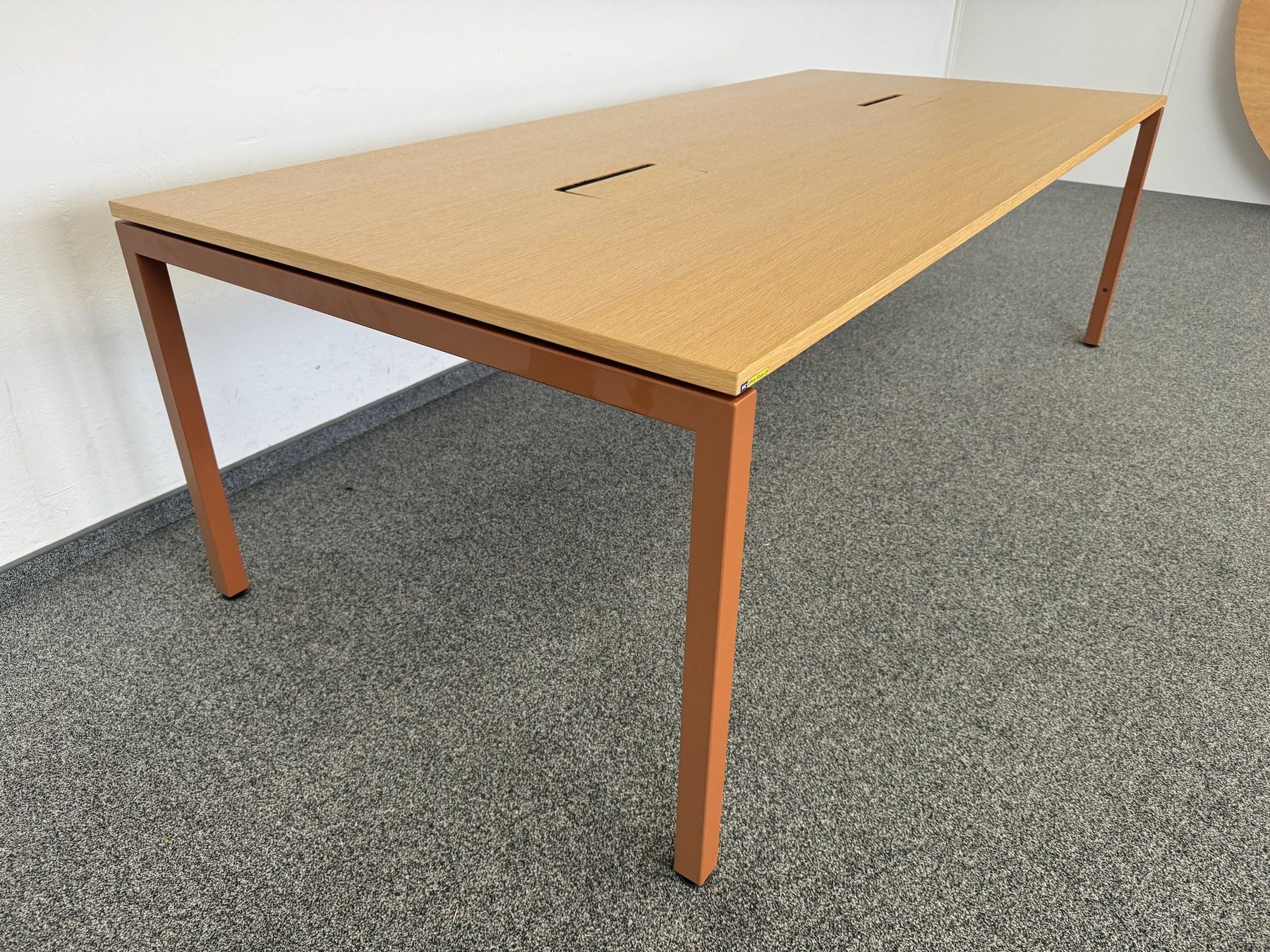 Lista Tavoli: Lista Office LO Motion Sitzungstisch 2200x1000 mm - Eiche – Usato da Schönenwerd venduto da mcofficeshop 2