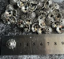 Grosses Lot Bead Caps / Perlenkappen silberfarben – Schmuck