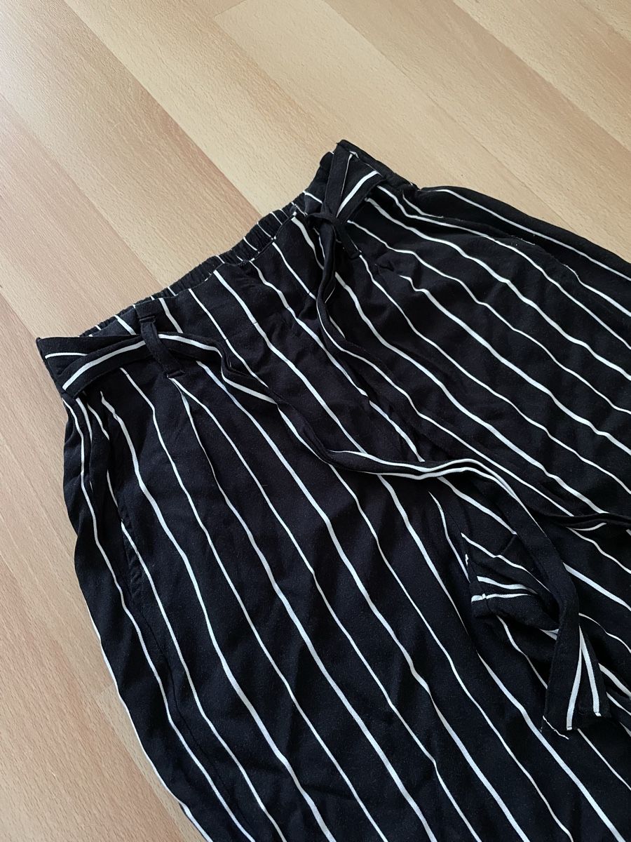 Tally Weijl Pantaloni: Sommerliche Stoffhose, Gr. 40 – Usato da Winterthur venduto da juju_27 1