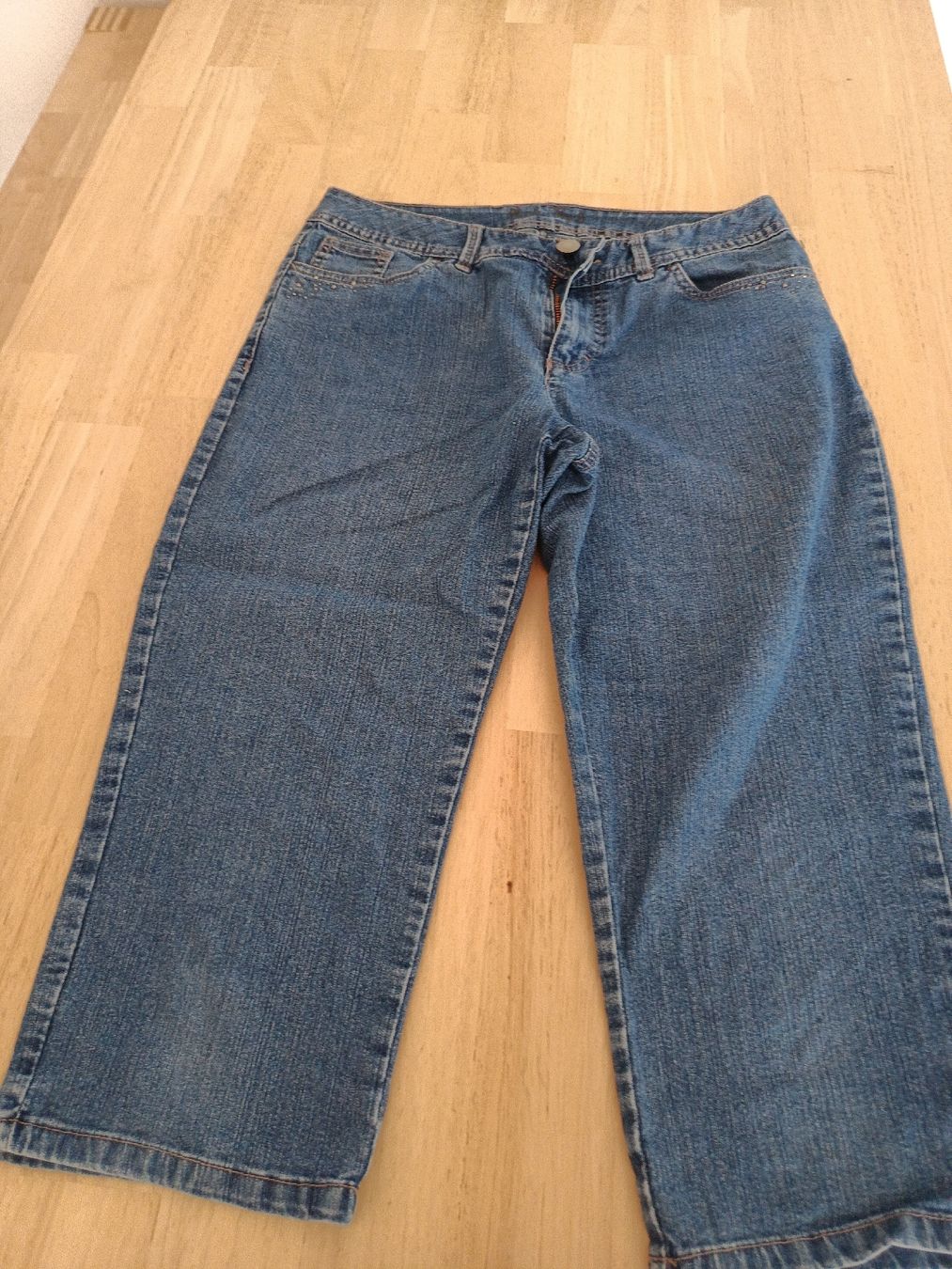 Jeans: 2 pantalons Jean mi-long – Usato da Delémont venduto da lilou_jura 1
