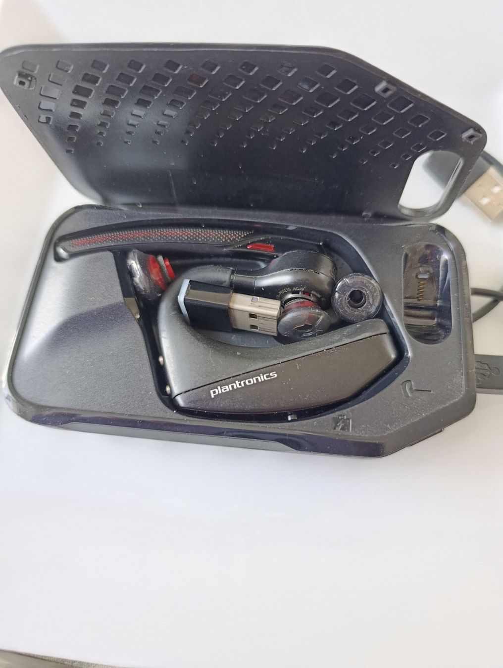 Plantronics Cuffie: Poly Voyager 5200 UC neu – Nuovo e nell'imballaggio originale da Münchwilen TG venduto da Ingi5 4