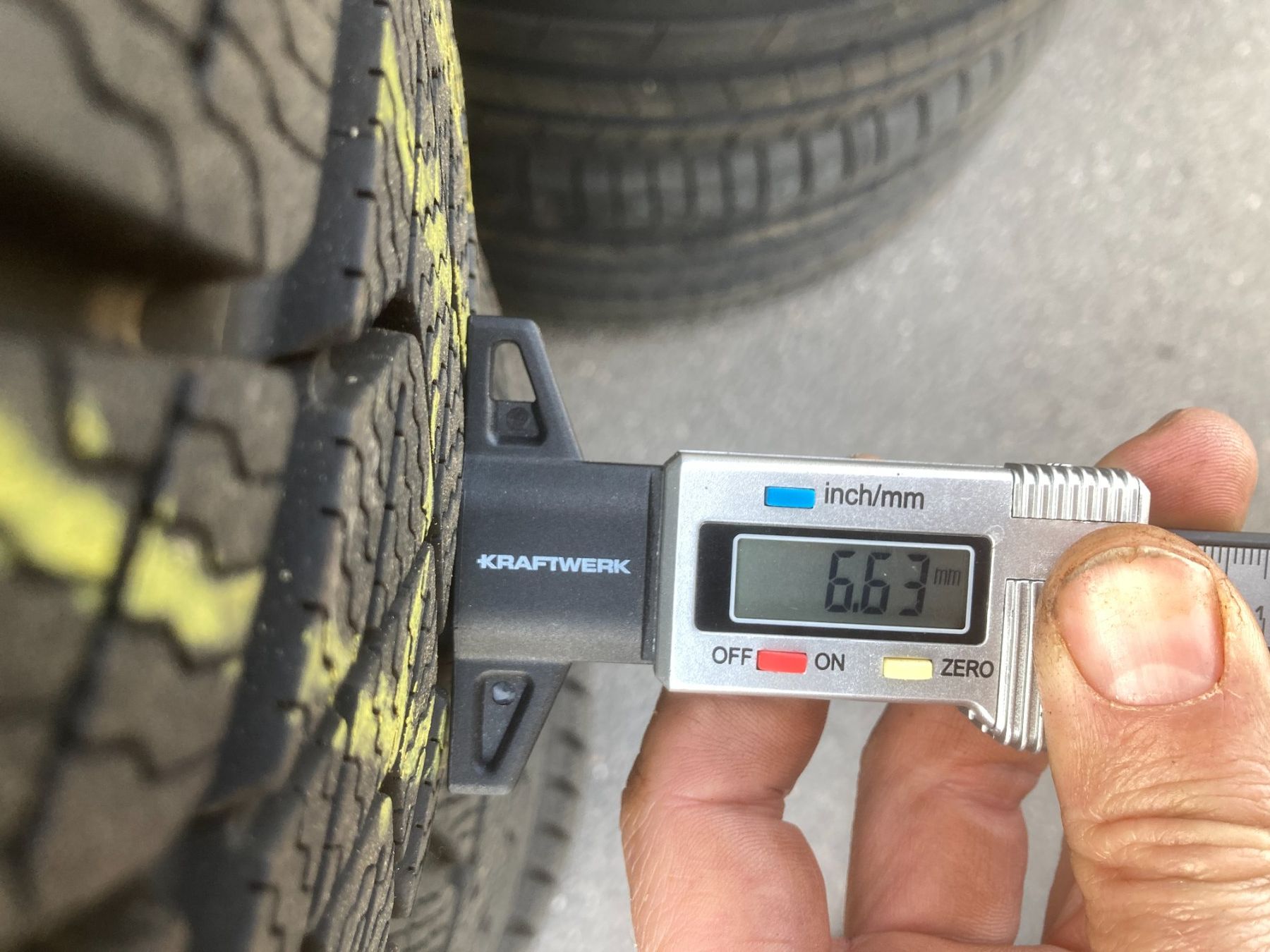 Pirelli Pneumatici & Ruote complete: 205/60R16 Winterpneu Pirelli – Nuovo e nell'imballaggio originale da Cham venduto da Cham6332 5