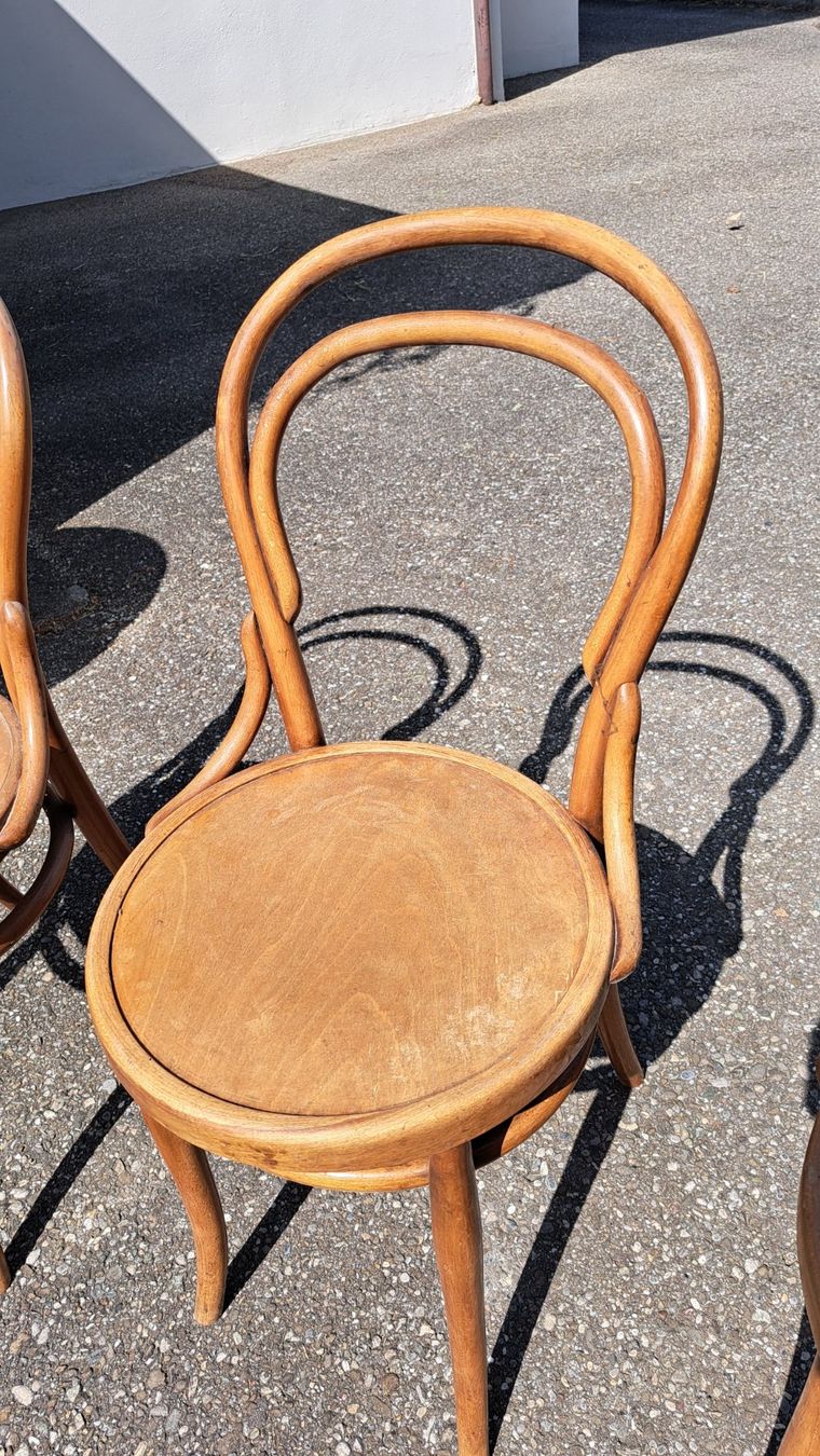 Chaises: Drei Beizenstühle, ähnlich Thonet – D'occasion à Langenthal par T.L. 2