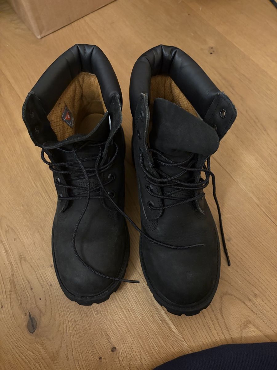 Timberland Damenschuhe: Schwarze Timberland Boots – Gebraucht aus Wettingen von liv_k2bp 1