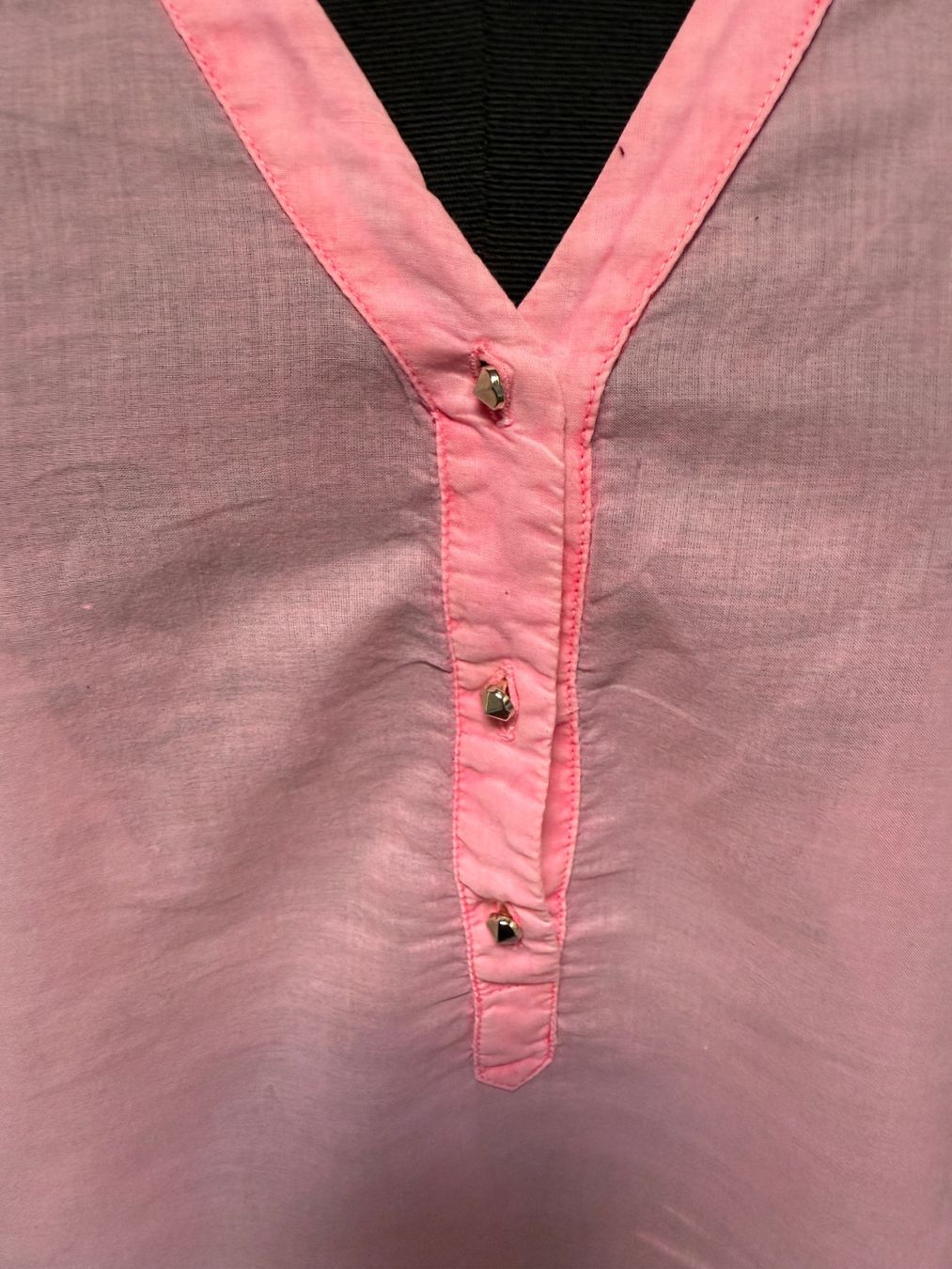 Blusen: Pink summer blouse with button details. S – Neu (gemäss Beschreibung) aus Grund b. Gstaad von PlageNeigeplus 1