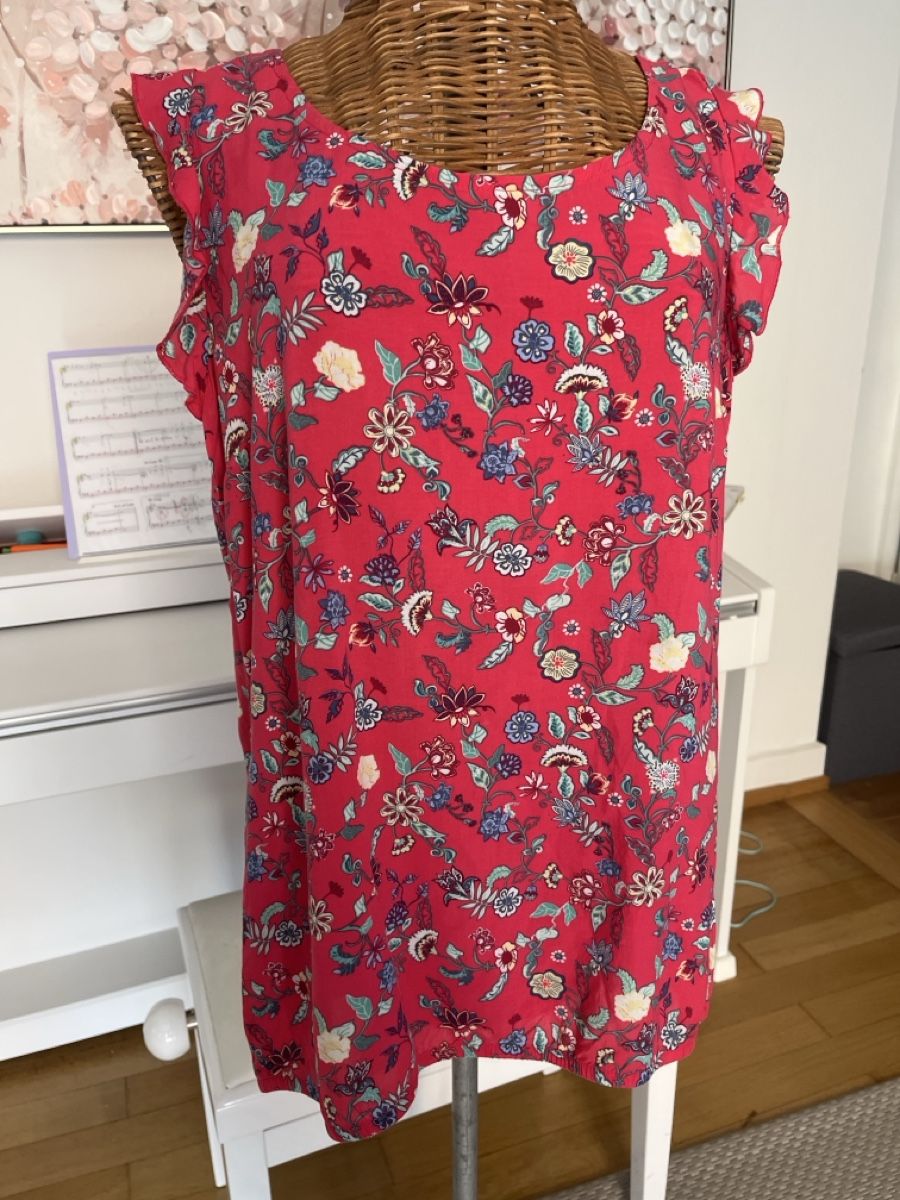 Blusen: Bluse rot, Blumenmuster, Multiblue, 36/38 – Gebraucht aus Solothurn von Bobesch08 2