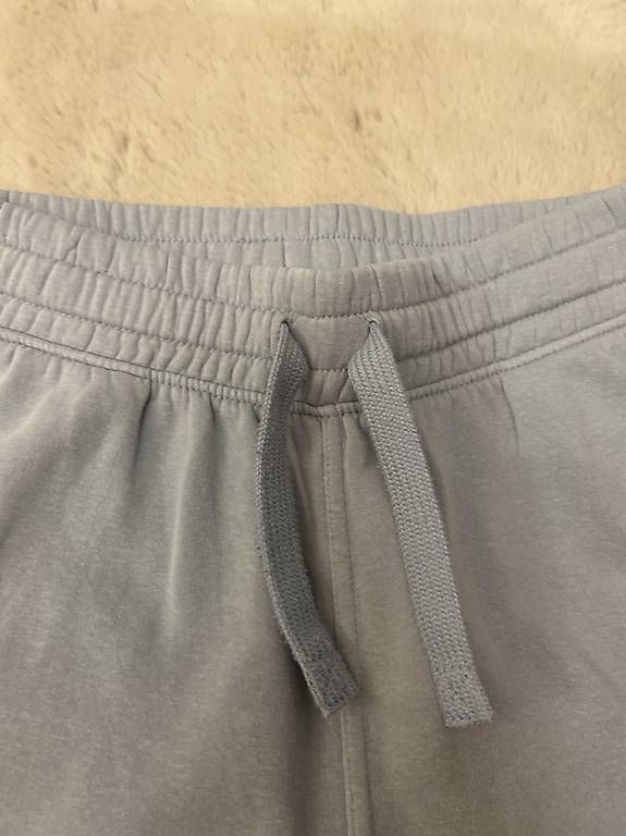 H&M Hosen: Blaue Jogginhsoe – Gebraucht aus Lenk im Simmental von niczbaeren 2