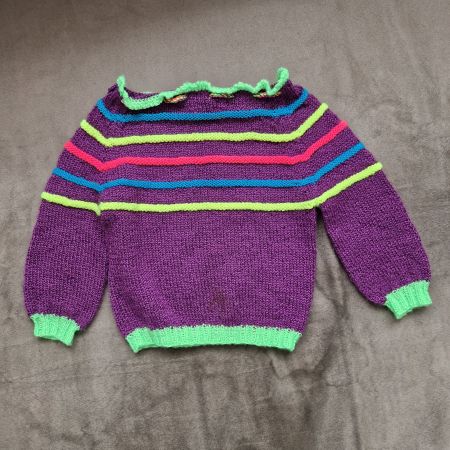 Lila Kinder Pullover, Grösse ca. 62/68 (?) selbst gestrickt!