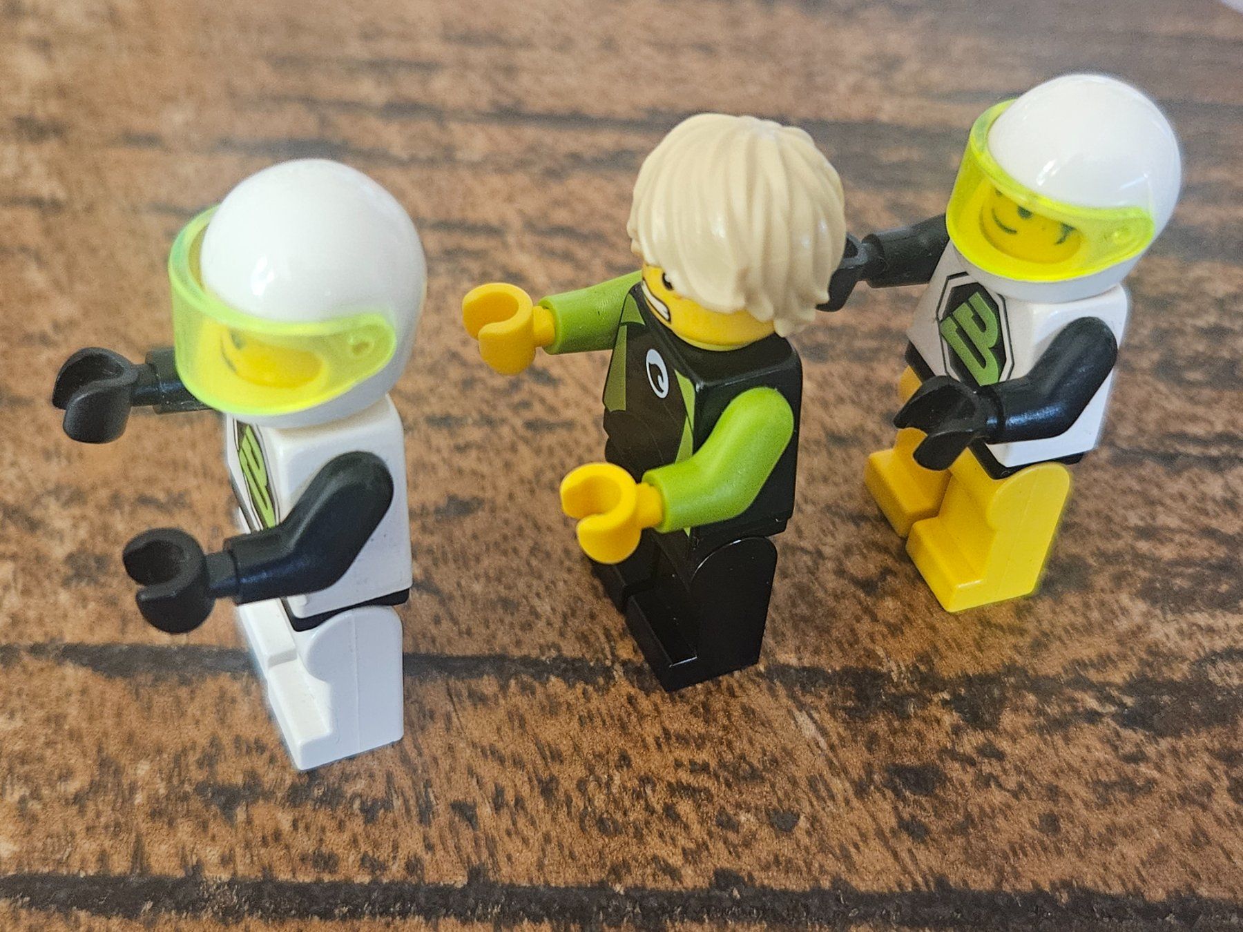 Lego Kit di costruzioni: lego lot de 3 figurines – Usato da Confignon venduto da Ecrofigs 2