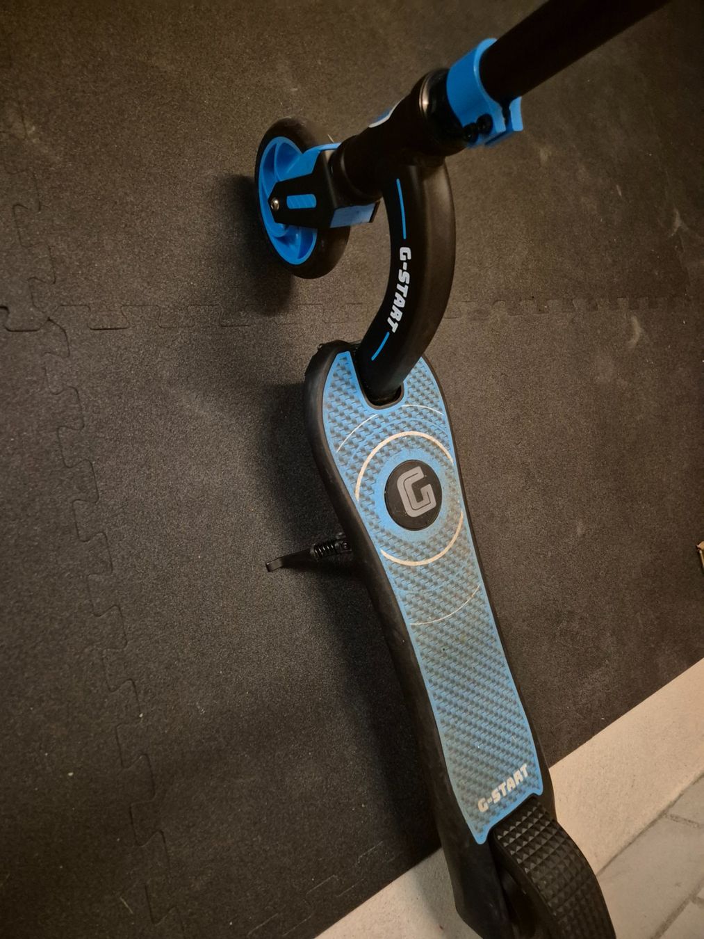 Veicoli elettrici: Neuwertiger G-Start E Kinder Roller 12km/h – Usato da Glattfelden venduto da Jenoptik 9
