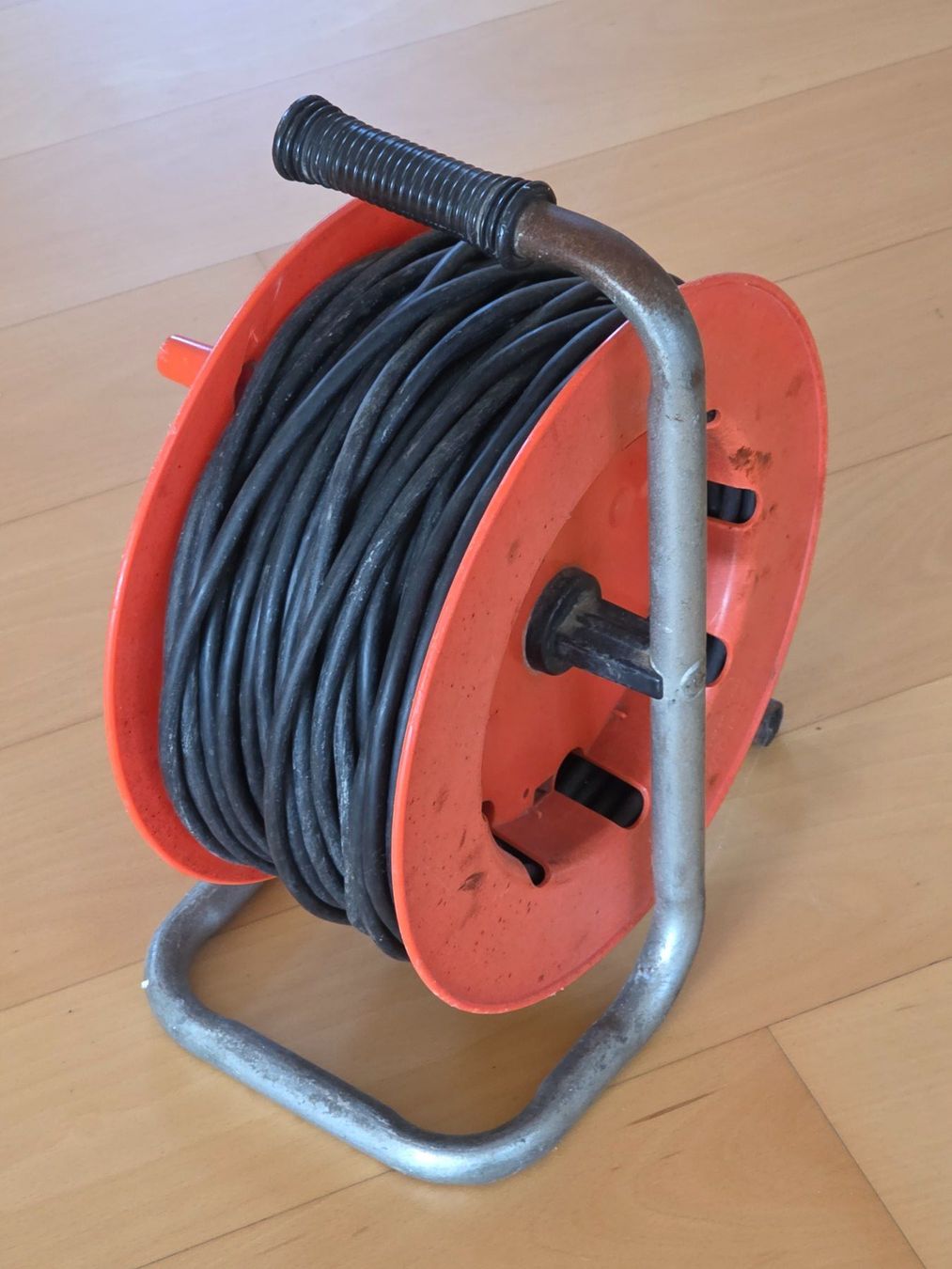 Kabel: Kabeltrommel / Kabelrolle 50 Meter – Gebraucht aus Feusisberg von ajjcrf44 2