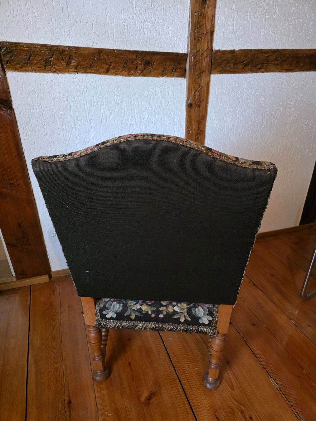Poltrone: Antiker Gobelin Thron Hocker Sessel Stuhl Holz – Usato da Walterswil BE venduto da Lonitti 2