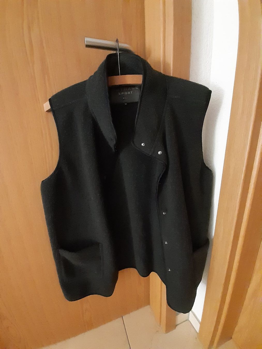 Gilet & Giacche: Gilet Gr.M – Usato da Rothenthurm venduto da Meitli18