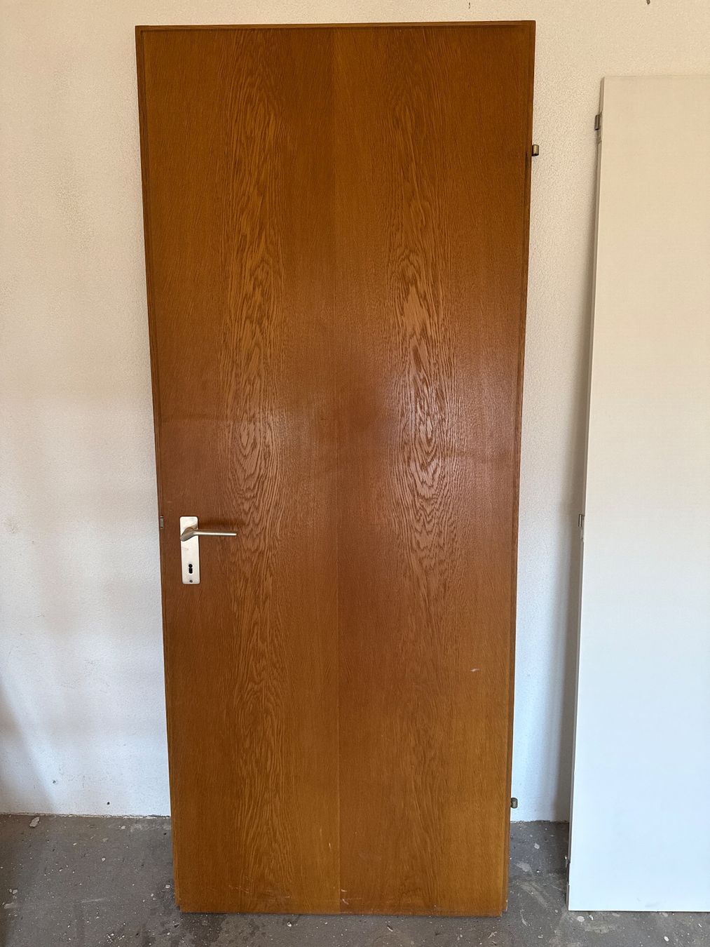 Portes: Schwere wunderschöne Holztüren – D'occasion à Buchs SG par starshipenterprise