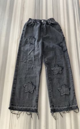 Jeans mit Sternen-Applikationen,Gr.140/146🌟