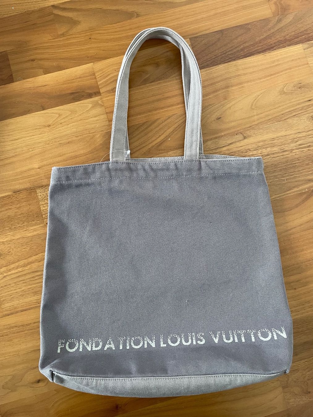 Louis Vuitton Borse: Fondation Louis Vuitton Tote Bag – Usato da Hittnau venduto da LuxAndMore