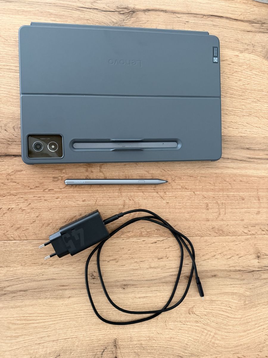 Lenovo Tablet PC: LENOVO Idea Tab Pro + Keyboard, Backcover & Touchpen – Nuovo (secondo la descrizione) da Kirchleerau venduto da saraa.hu 1