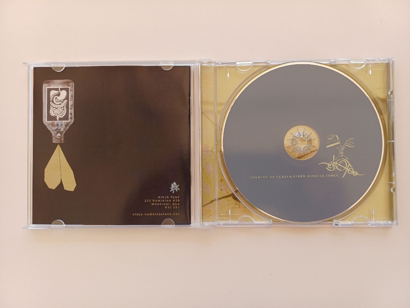 CDs: Sixtoo "Chewing on glass & other miracles cures" CD – Gebraucht aus Begnins von Drastic-Sound 2
