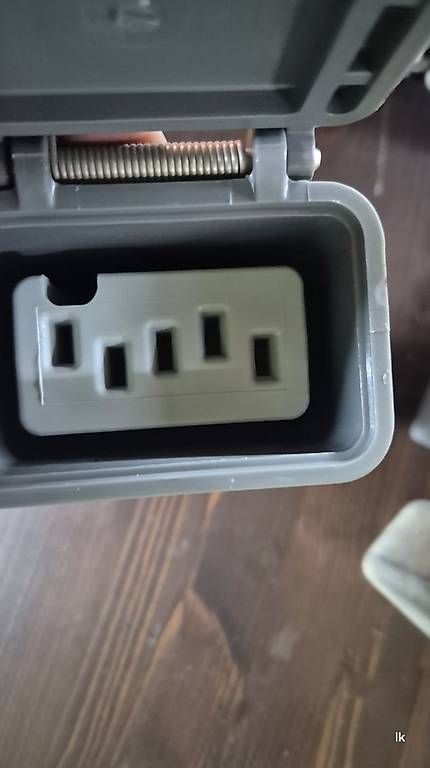 Spine: Kupplung J25 / 5 Pol 15 Amp. – Usato da Weggis venduto da Lukas1983