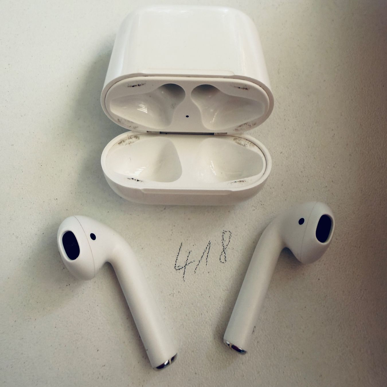 Apple Casques audio: Original Apple AirPods 2 Gen. Wireless Kopfhörer & Case – D'occasion à Basel par MY.AIRPODS.SHOP 1