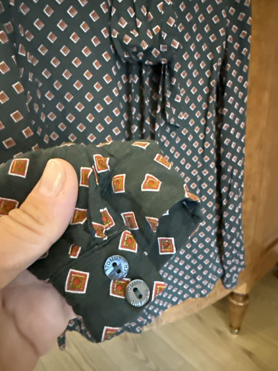 Tommy Hilfiger Blusen: Bluse Tommy Hilfiger mit Schleife Grösse S  – Gebraucht aus Zollikerberg von juneja79 4
