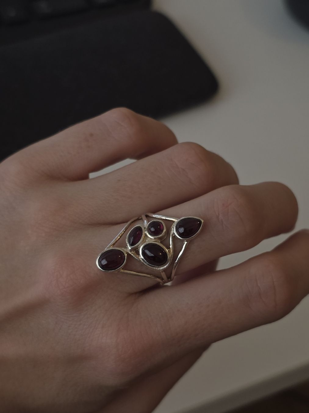 Ringe: 925 Silberring mit Granat-Steinen – Gebraucht aus Luzern von juli.star