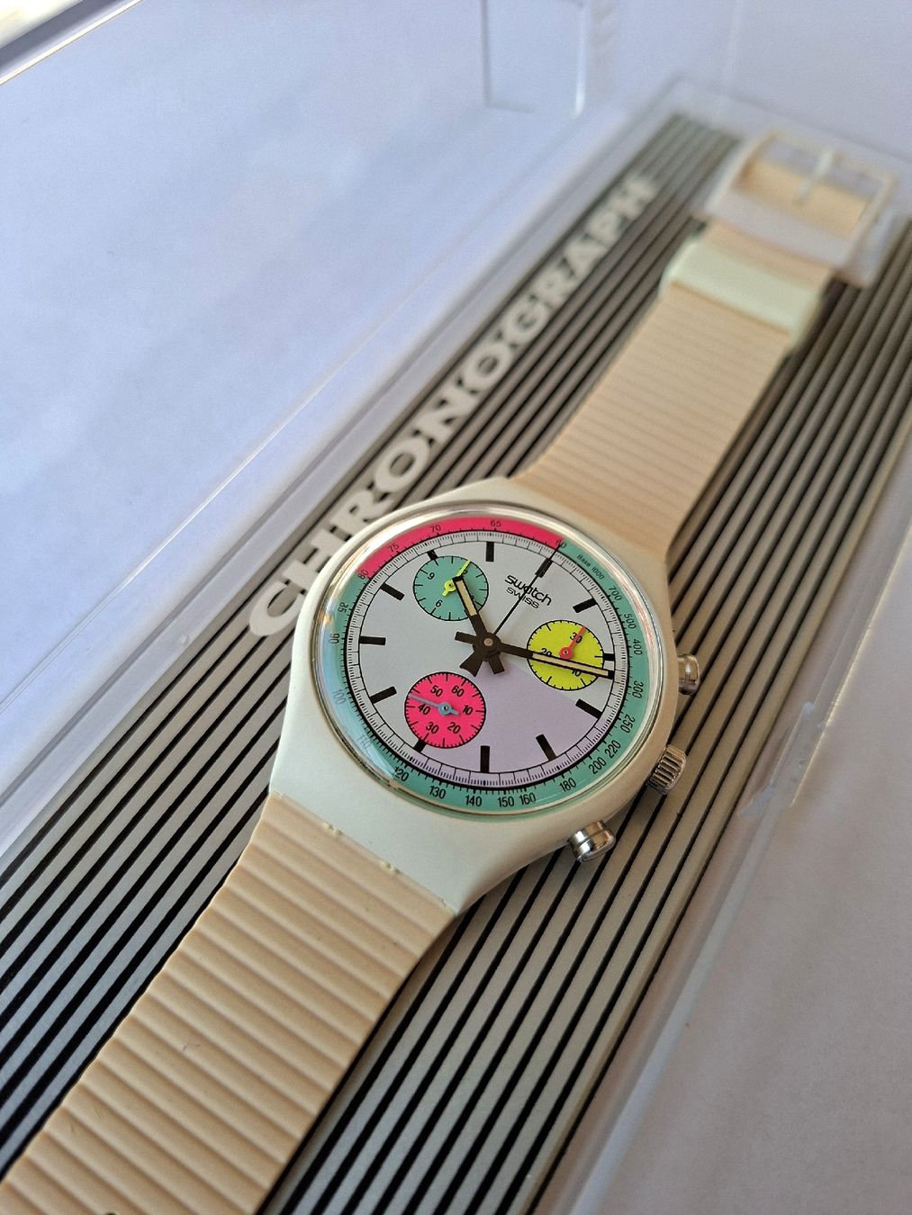 Swatch Uhren: Swatch Chrono White Horses SCW100 – Neu (gemäss Beschreibung) aus Spiez von -37- 5