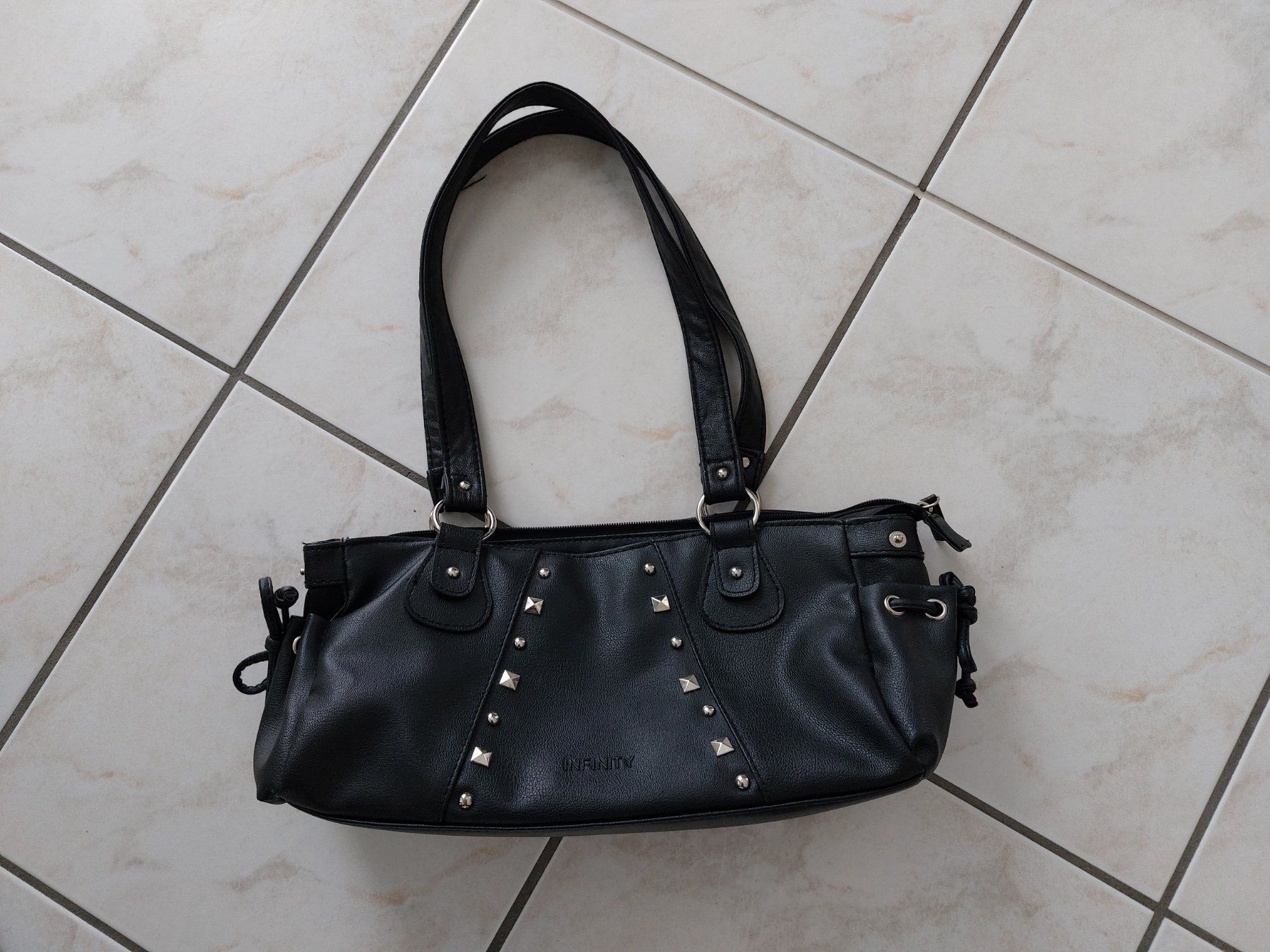 Borse da donna: Handtasche Infinity – Usato da Schmitten venduto da JasiStern
