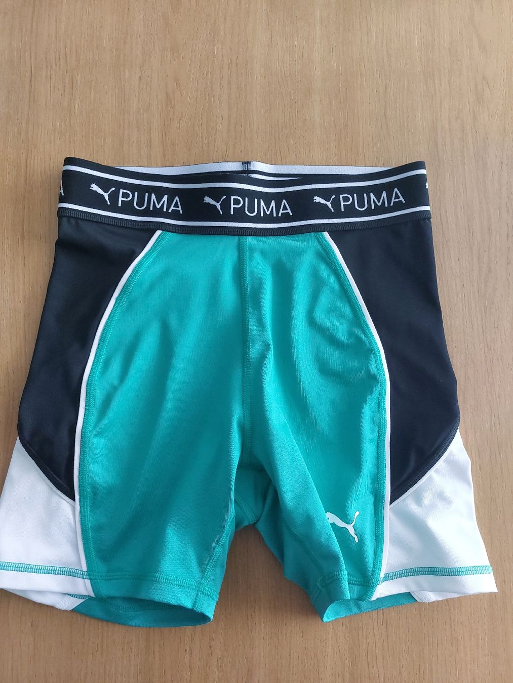 Puma Pantaloni: Puma Sportshorts – Usato da Wollerau venduto da _2kp5