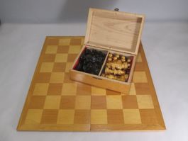 Turnierschachbrett mit Figuren, Holz, 40 x 40cm