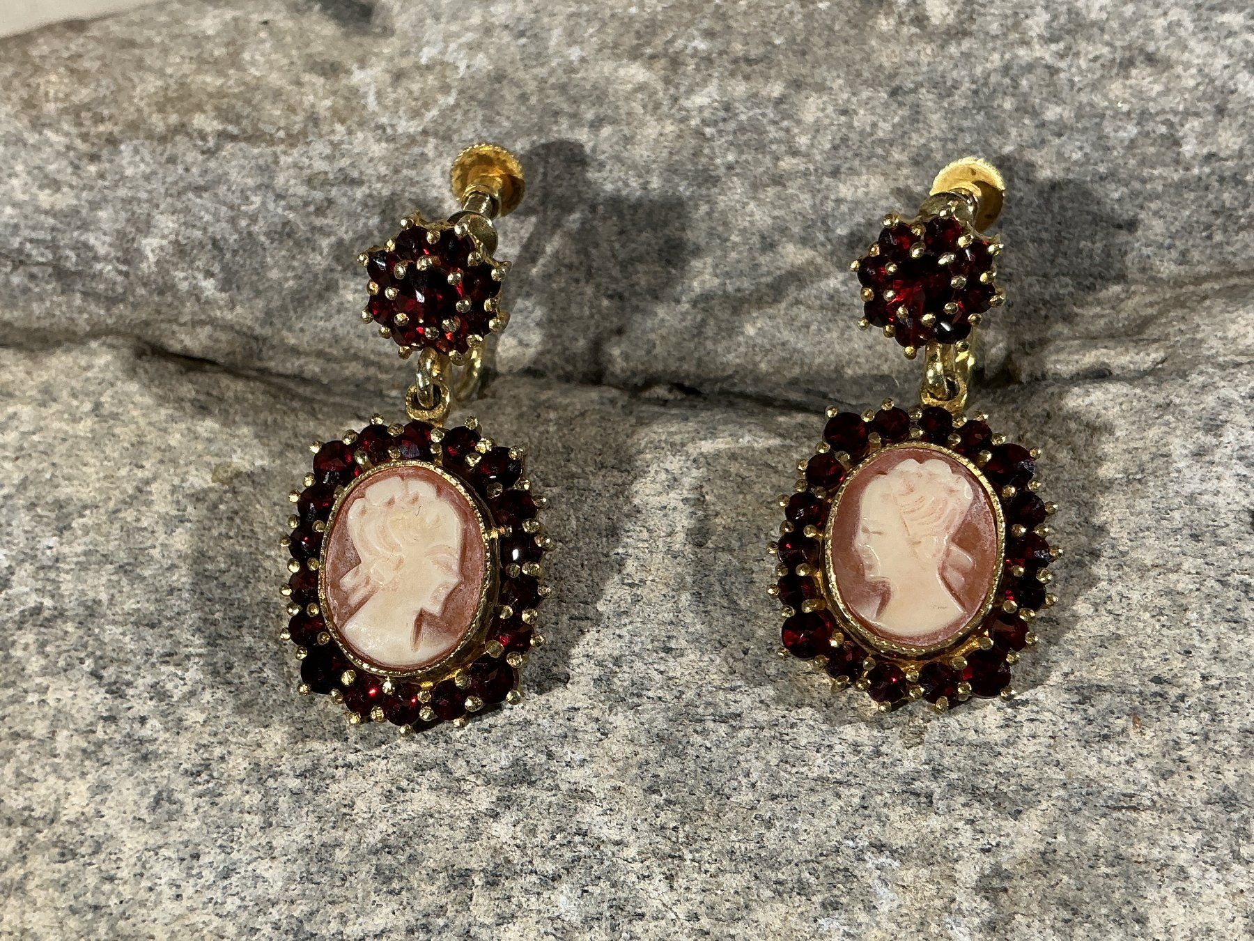 Orecchini pendenti & Orecchini a lobo: BÖHMISCHER GRANATSCHMUCK Ohrclips Cameé – Nuovo (secondo la descrizione) da Richterswil venduto da Restwert_Richterswil 5