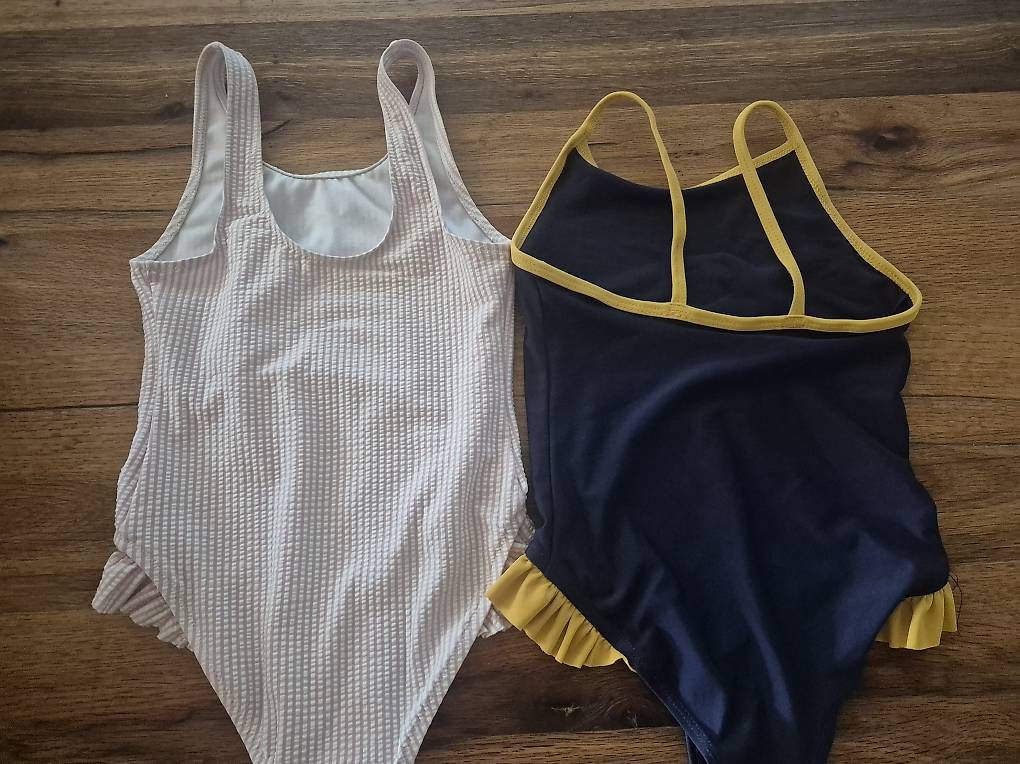 Costumi da bagno & Bikini: 2 Mädchen Badekleider Grösse 110/116 – Usato da Koppigen venduto da abu_5syv 1