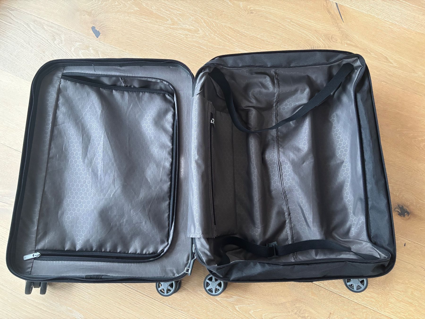 Samsonite Reisekoffer: Samsonite Flux Spinner Koffer 55 – Gebraucht aus Elsau von dba_5rb6 1