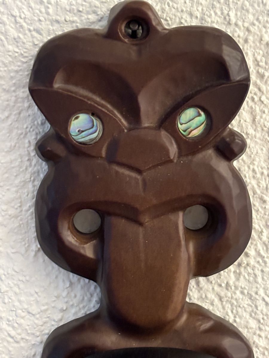 Toutes les décorations: Holz-Skulptur mit Bechern aus Neuseeland – D'occasion à Würenlos par Ashley24 1