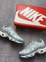 Nike Air Max Plus Sneaker grau weiss neu mit Karton