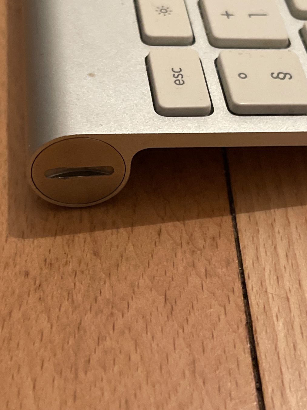 Apple Tastiere: Apple Wireless Keyboard, CH DE Layout – Usato da Thun venduto da BanjoDan 1