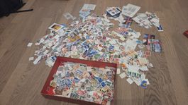 1.09 KG inkl. Schachtel Schweizer lose Marken