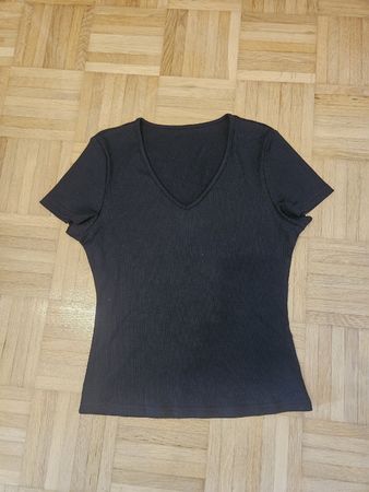 Damen T-Shirt schwarz gerippt V-Ausschnitt Grösse M