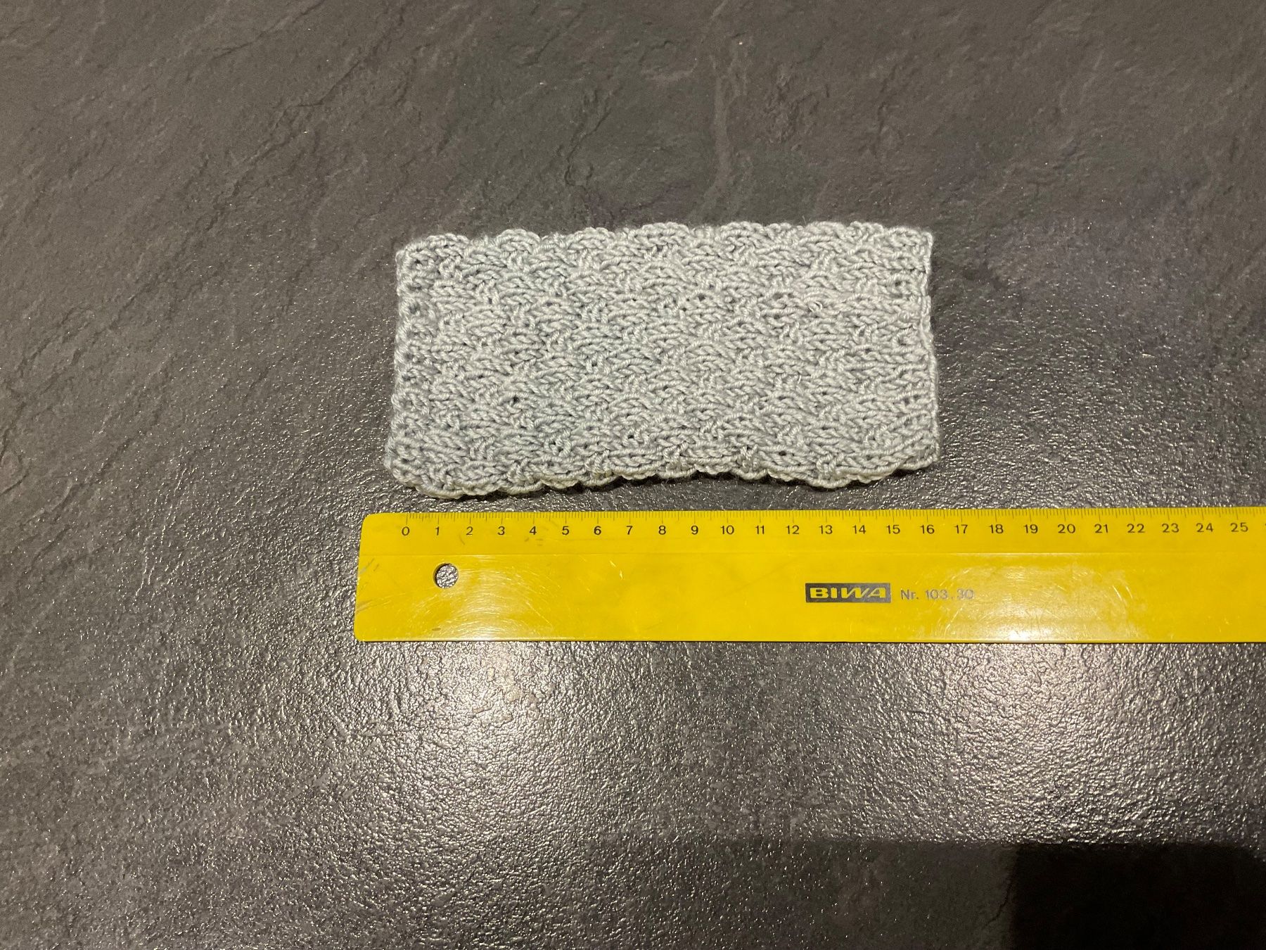 Guanti & manicotti: Handgestrickte Pulswärmer - Amedisli grau – Nuovo (secondo la descrizione) da Wetzikon ZH venduto da FeeF 1