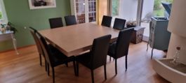 Table carée - salle à manger avec 8 chaises