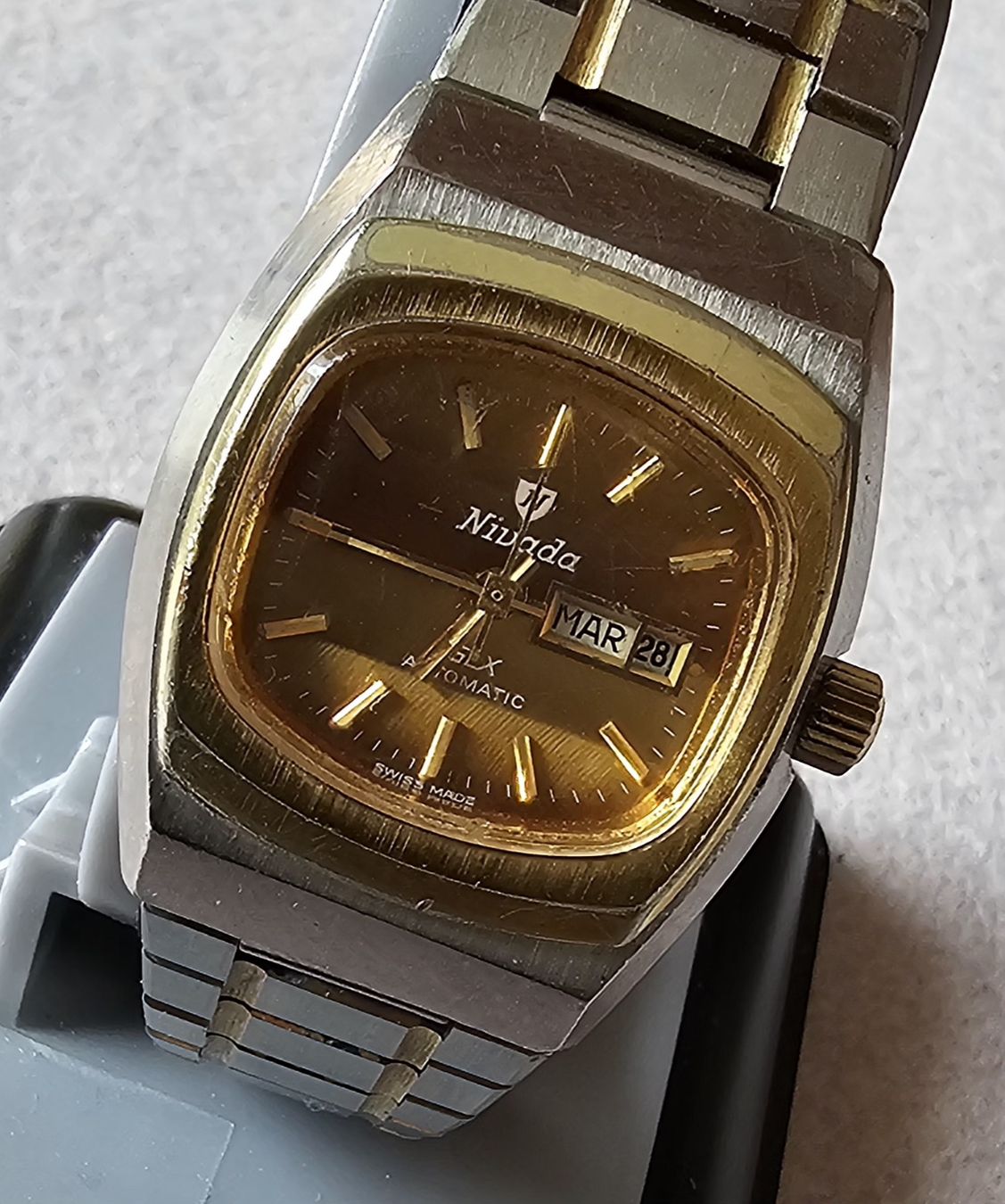 Nivada Orologi: Nivada GLX Automatic Swiss Made Elegante Damenuhr – Usato da Speicher venduto da Swisswtch