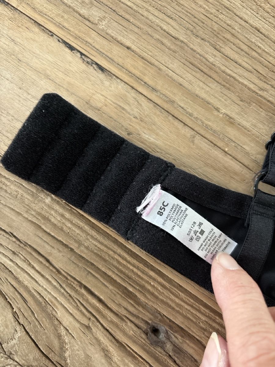 Altra biancheria intima: BH schwarz – Usato da Krattigen venduto da Landado 2
