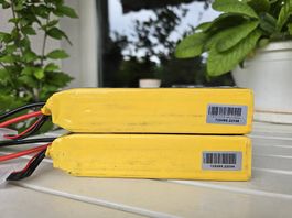 2x AKKU Lipo 4S 6000mAh 14.8V TRAXXAS TRX Stecker