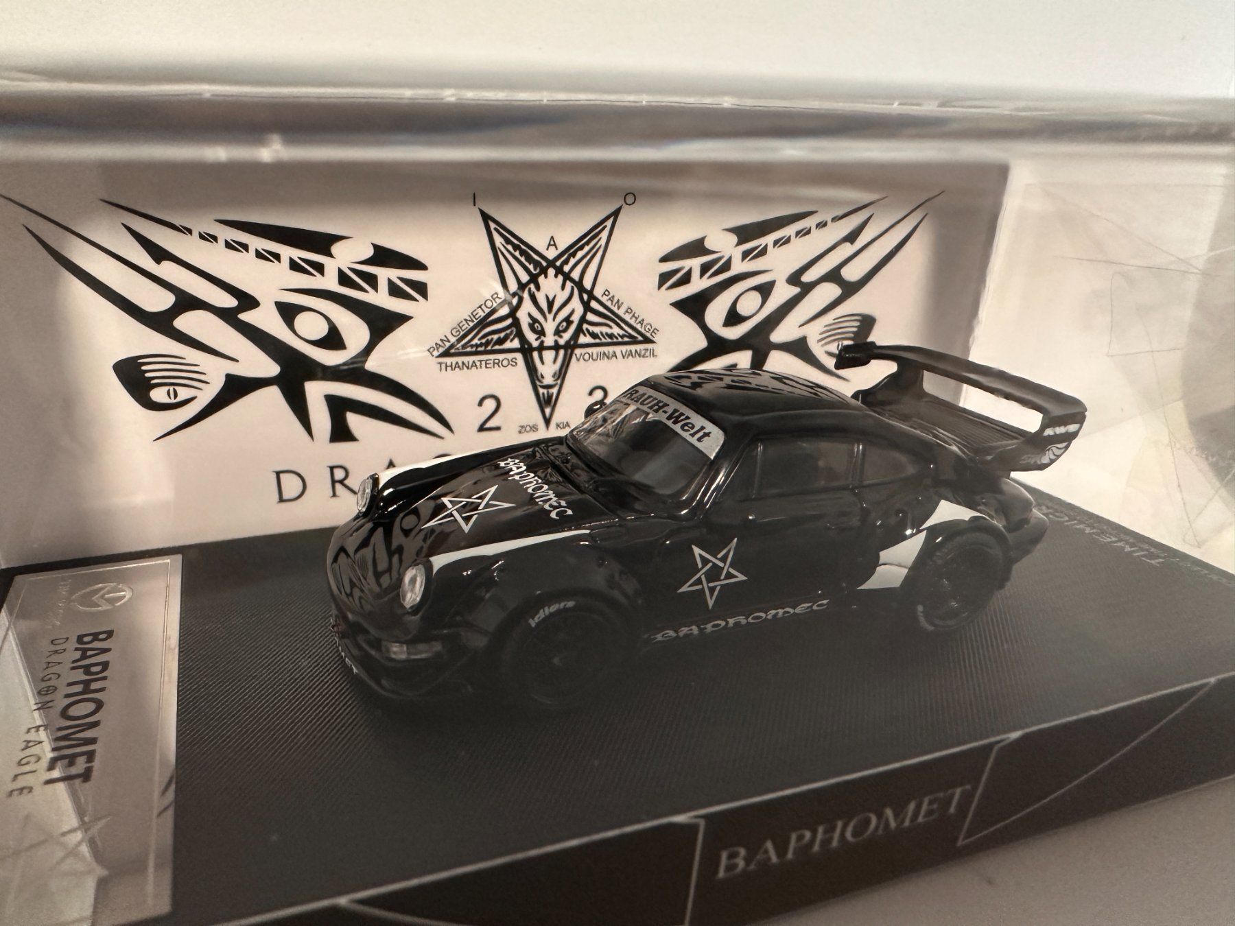 Modellini d'auto: Porsche RWB 964 BAPHOMET DRAGON EAGLE – Nuovo e nell'imballaggio originale da Courlevon venduto da HotSaleandPrice 3