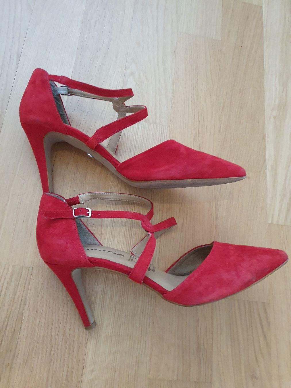 Tamaris Scarpe da donna: Schöne Leder-Sandaletten rot, Grösse 39 – Nuovo (secondo la descrizione) da Wettingen venduto da __Dom__ 7