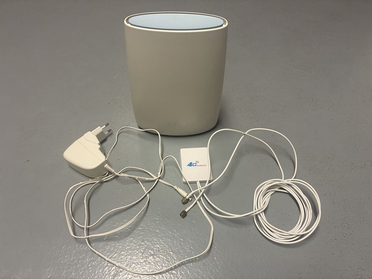 Netgear Modems & Router: Netgear Orbi 4G LTE WiFi – Gebraucht aus Münchenstein von pricehouse